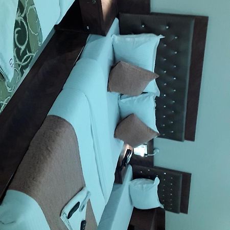 Hotel Golden Hayyath Inn Bombay Extérieur photo