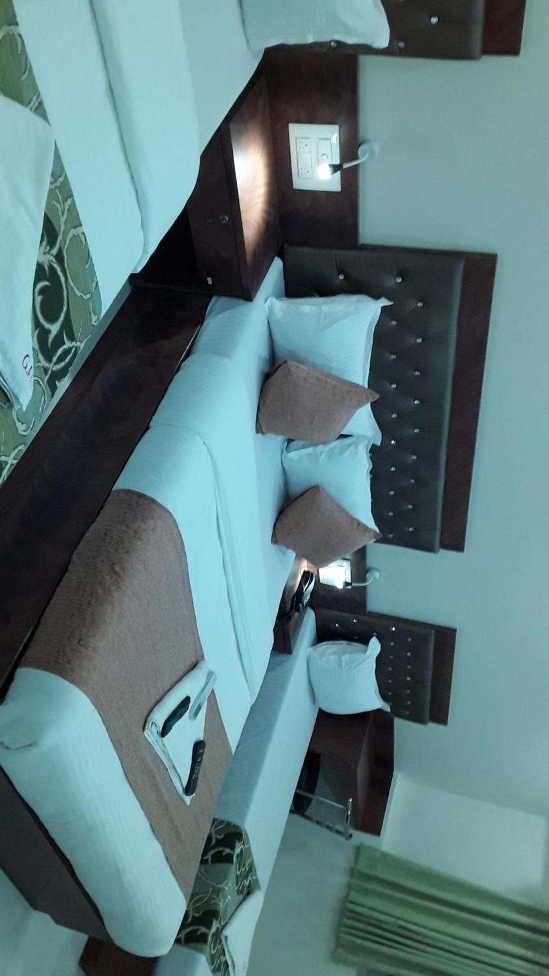 Hotel Golden Hayyath Inn Bombay Extérieur photo