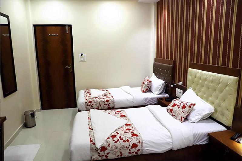 Hotel Golden Hayyath Inn Bombay Extérieur photo