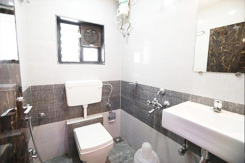 Hotel Golden Hayyath Inn Bombay Extérieur photo