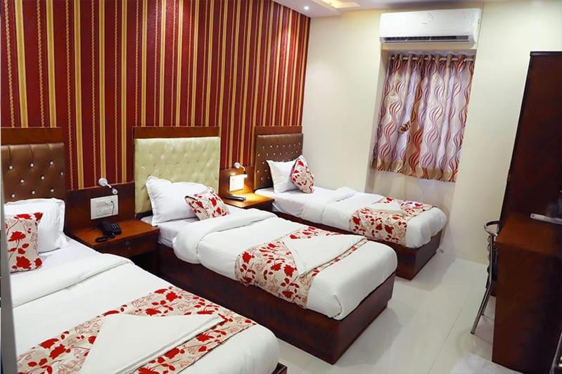 Hotel Golden Hayyath Inn Bombay Extérieur photo