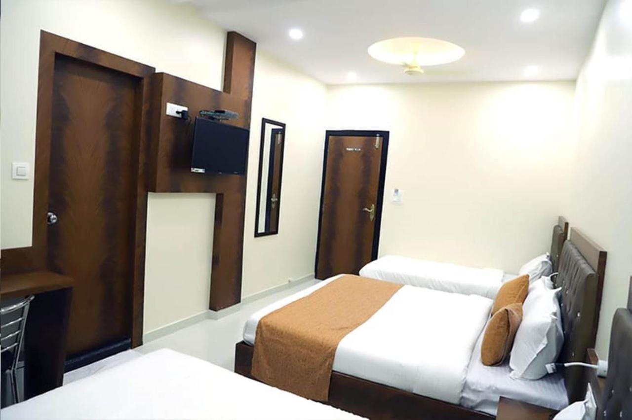 Hotel Golden Hayyath Inn Bombay Extérieur photo
